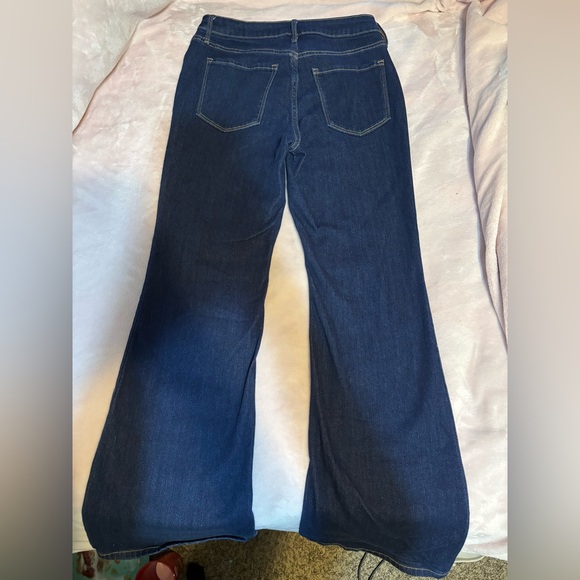 Old Navy Dark Wash High-Rise Wow Flare Jeans - Picture 2 of 3